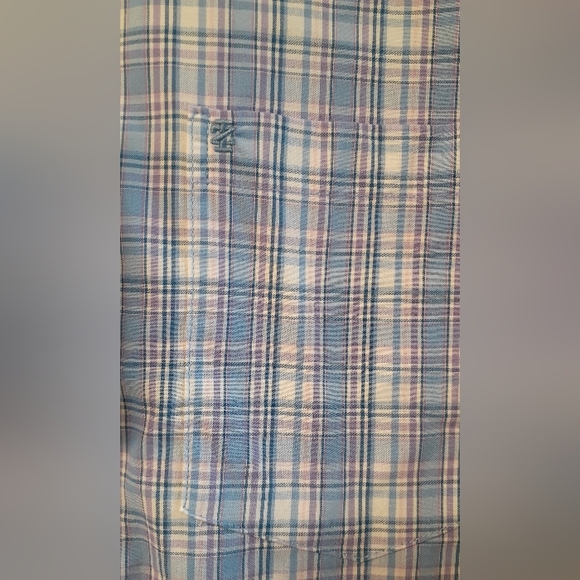 Mens' NWT Izod brand dress shirt - size medium - Picture 2 of 6